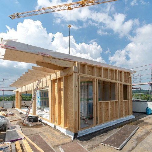 Wohnung auf Hallendach