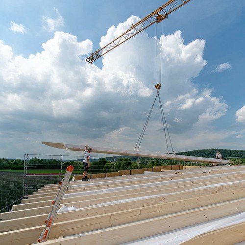 Wohnung auf Hallendach