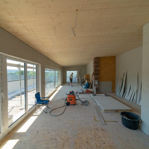 Wohnung auf Hallendach