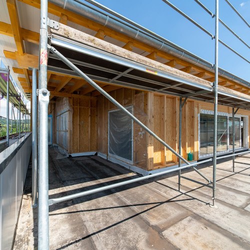 Wohnung auf Hallendach
