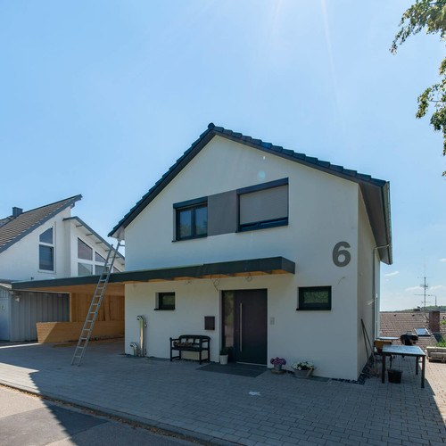 Einfamilienhaus mit Carport