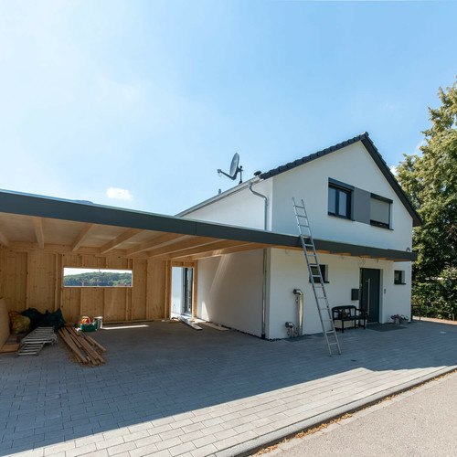 Einfamilienhaus mit Carport