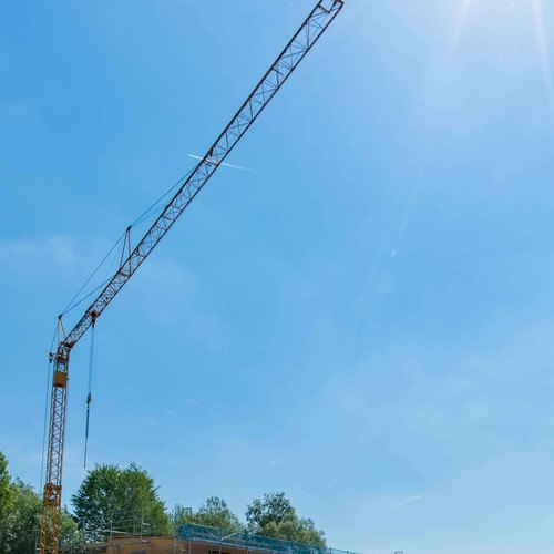Halle mit Wohnung